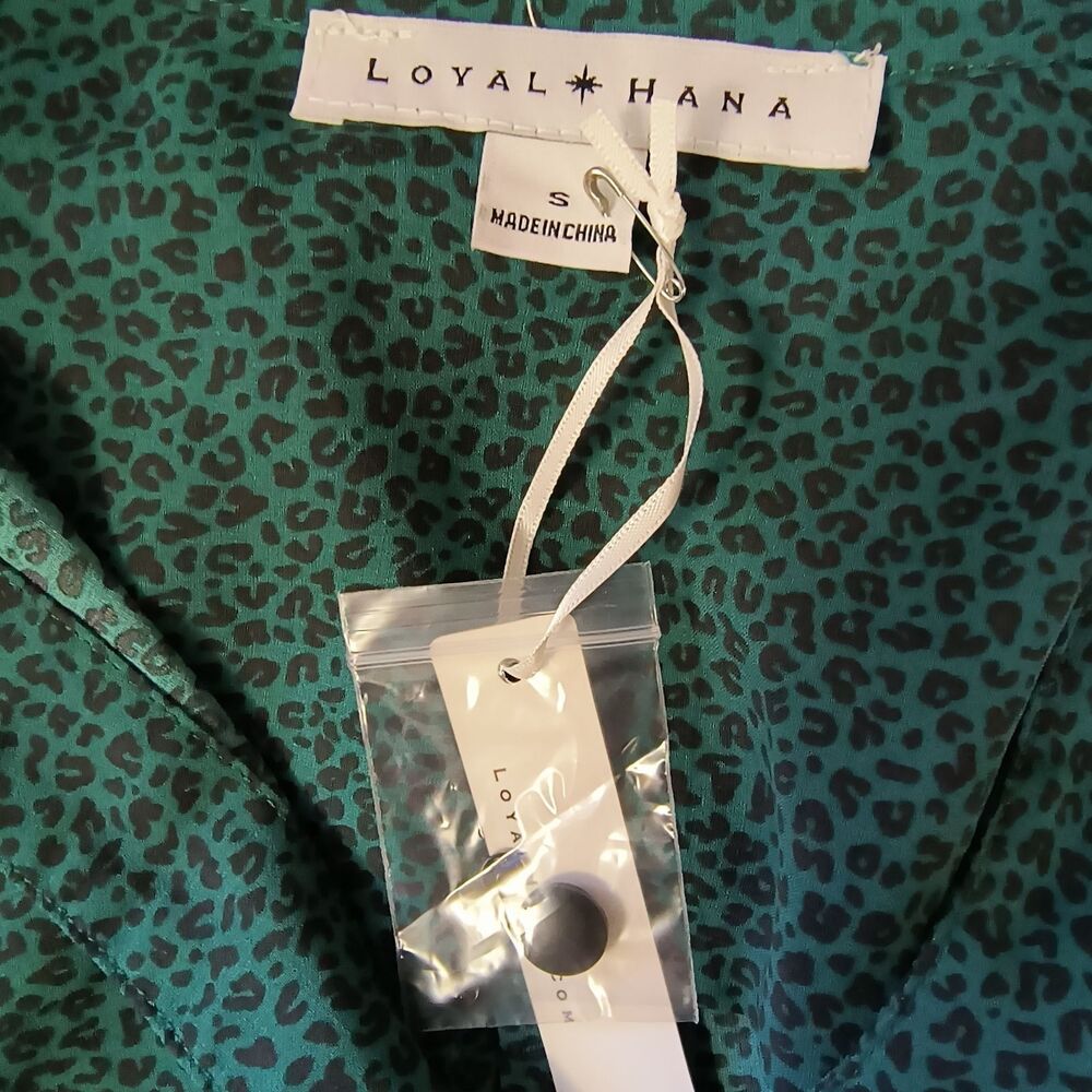 Loyal Hana Evelyn Maternity Nursing Wrap Blouse Small Green Leopard Top NWT - Picture 3 of 10